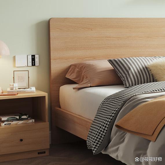 卧室必备的 生活物品，营造舒适睡眠环境