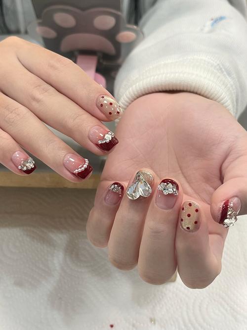 美甲必备的 生活物品，DIY 美丽指甲